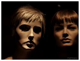 "O make me a mask" (Dylan Thomas)